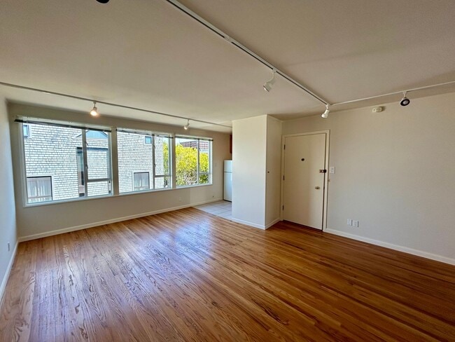 Building Photo - 175-177 PFEIFFER ST-4 Unit 4 Rental