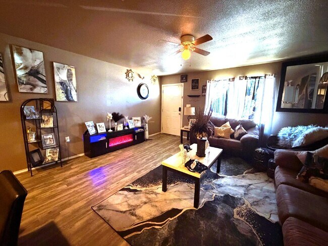 Photo - 2205 Cedar Ave