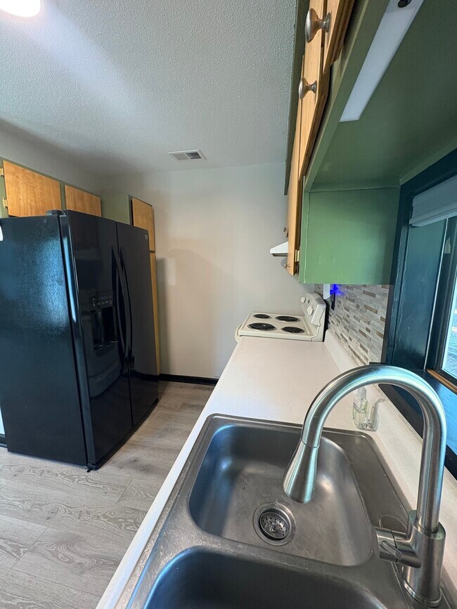 Cocina - 613 E Williams Ave