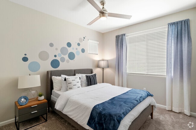 Interior Photo - EDGEWATER AT VIRGINIA LAKE Rental
