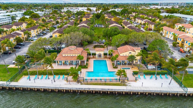 1060 Lake Shore Dr Unit 201