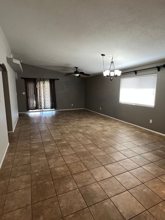 Photo - 3 BEDROOM HOME IN ARABY CROSSING!