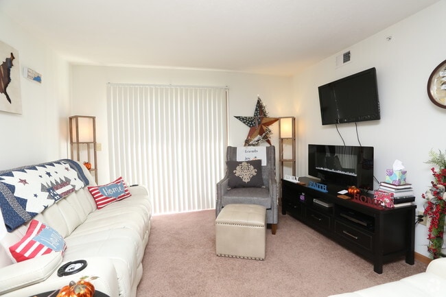 2BR, 1BA - 960 SF - Living Room