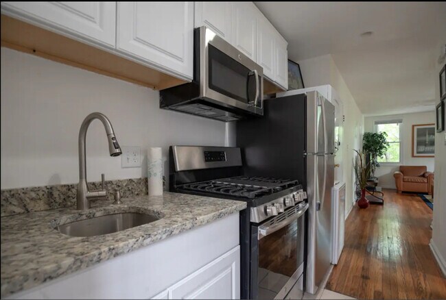1136 45th St NE Unidad 4
