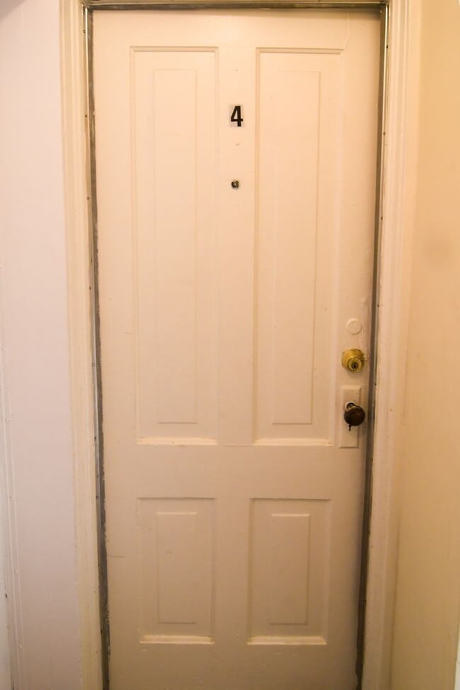 Building Photo - 9056 3rd Ave NW Unit 4 Rental