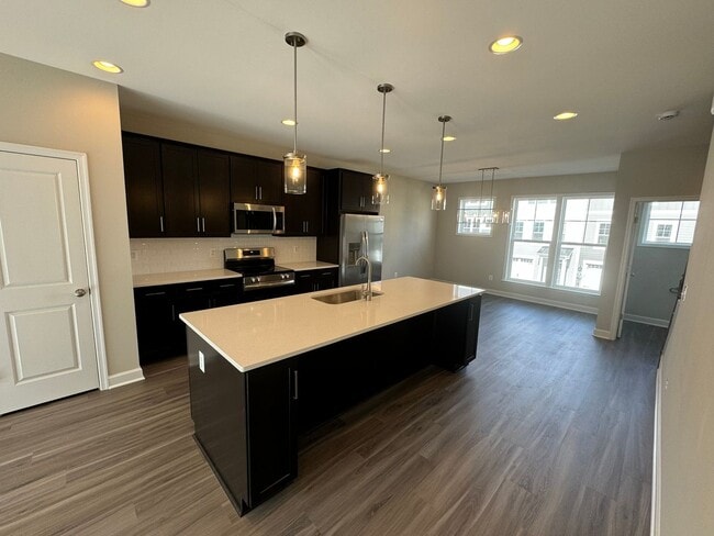 Photo - Townhouse for Rent in Preston Lake