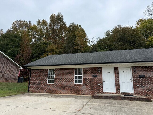 Two Bedroom Duplex in Stanley - Two Bedroom Duplex in Stanley Condo