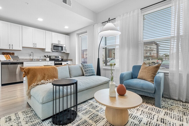 Lake Maggiore Apartments - Lake Maggiore Apartments