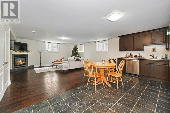 Photo - 916 Scarlett Rd