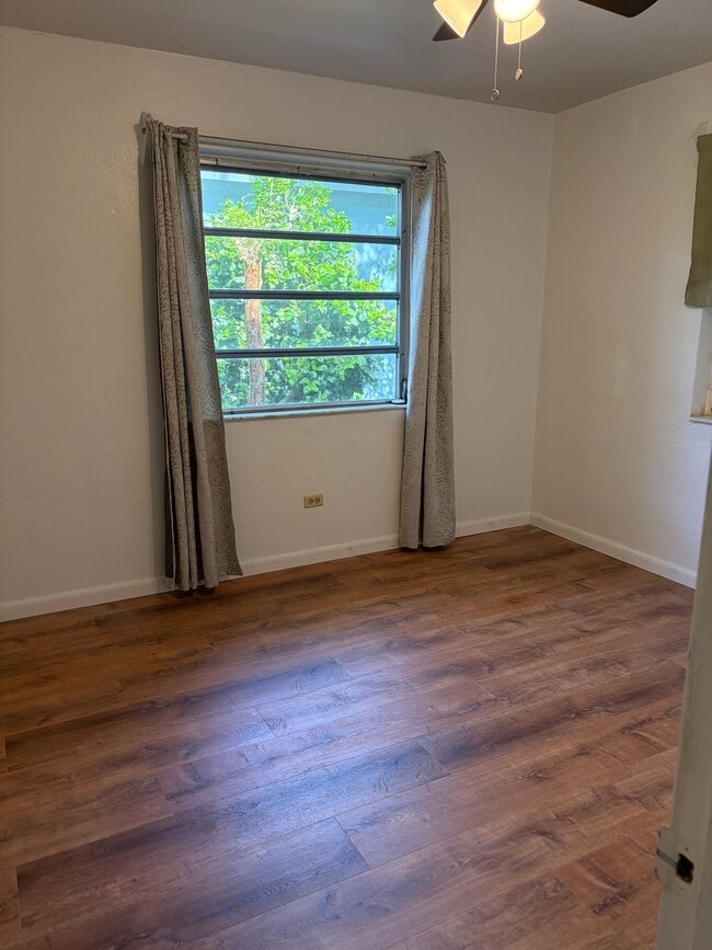 Photo - 117 N Bay Harbor Dr Unit Upstairs