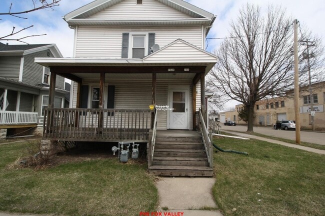 Photo - Large refurbished 3 Bedroom Upper Unit UPPER