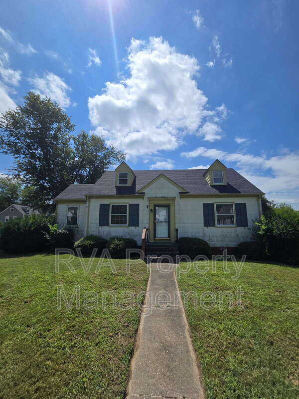 Building Photo - 1915 Parlow Dr