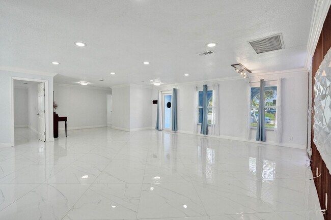 855 NW 80th Terrace