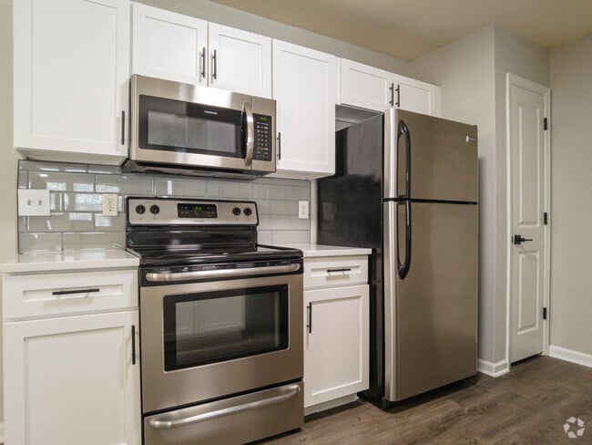 2BR, 2BA, 1340SF