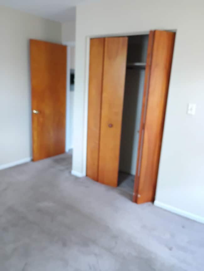 Photo - 3392 Colwyn Rd Unit Upper