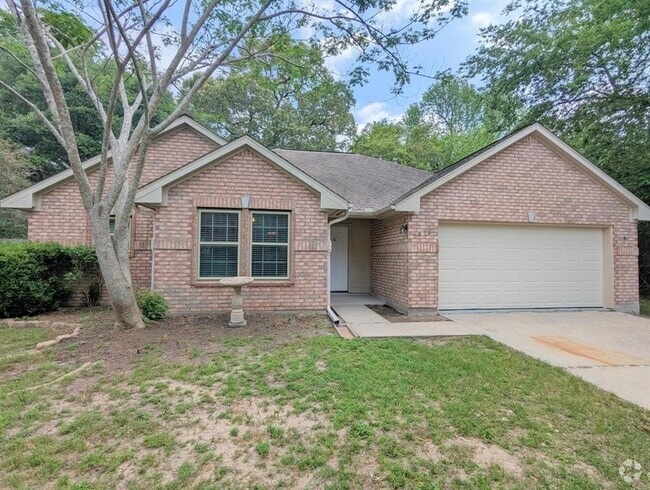 Building Photo - 3815 Maple Dr Rental