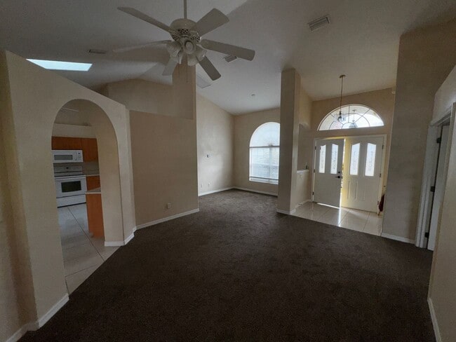 Photo - Oak Crest – 4BR/3BA Home with Covered Patio & Prime Ocala Location