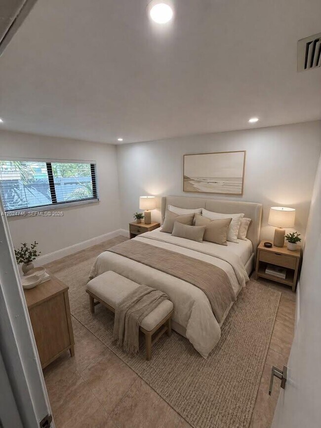 Building Photo - 1021 W Las Olas Blvd Unit 3