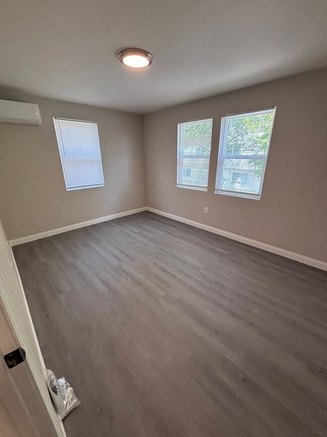 Photo - Newly Renovated 2 Bed 1.5 Bath Unit 3