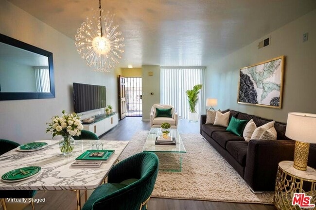 Photo - 630 N Grand Ave Unidad 408 Rental