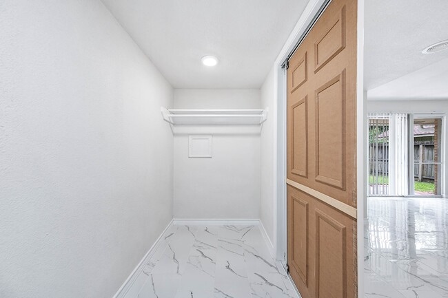 Photo - 1610 Richvale Ln