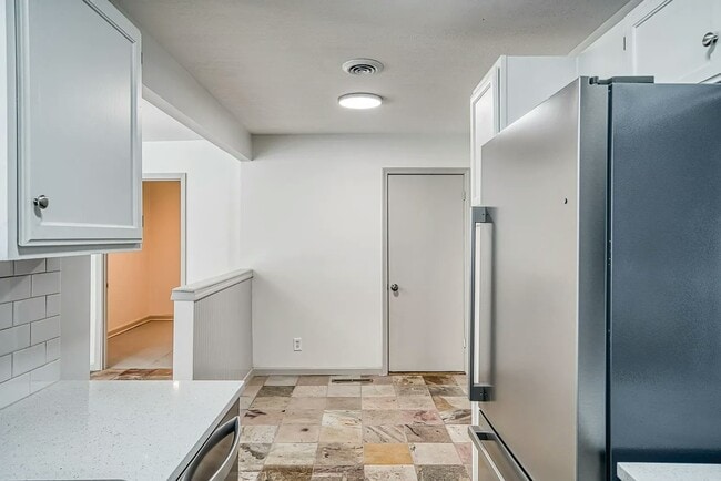 Photo - 2423 S 51st Ct