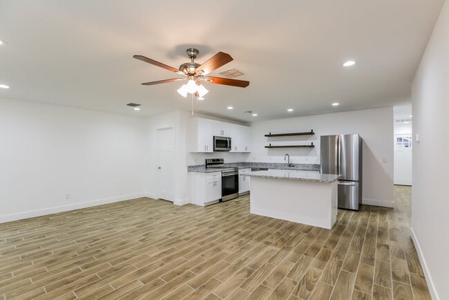 Photo - 5919 S 12th Dr