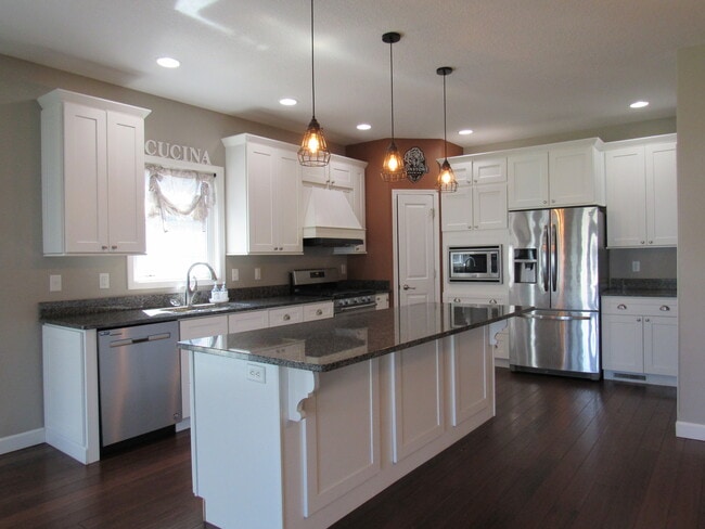 Photo - 405 E Palace Row