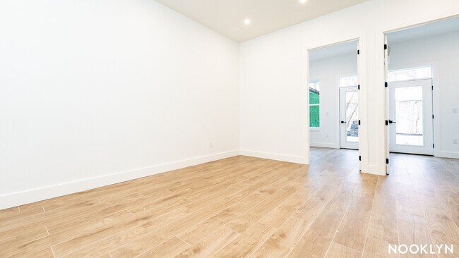 Photo - 897 New York Ave Unidad 1R