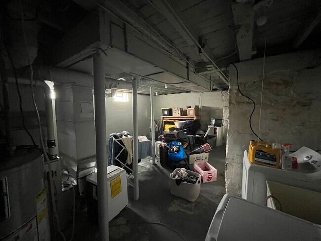 Photo - 221 N 1st St