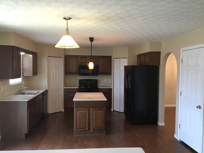 Photo - 7648 Harwood Ct