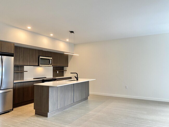 Building Photo - 5601-5601 Fenwick St Unit Nk202