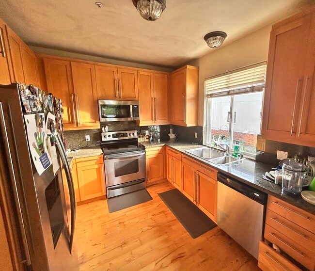 Cocina - 107 El Camino Real Unidad #204