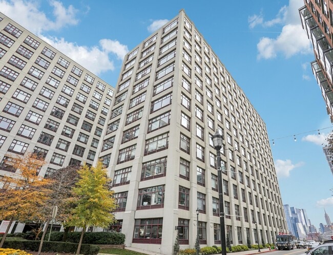 Building Photo - 1500 Hudson St Unit 11S