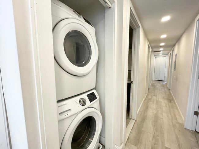 Photo - 113 Hillside St Unit 2