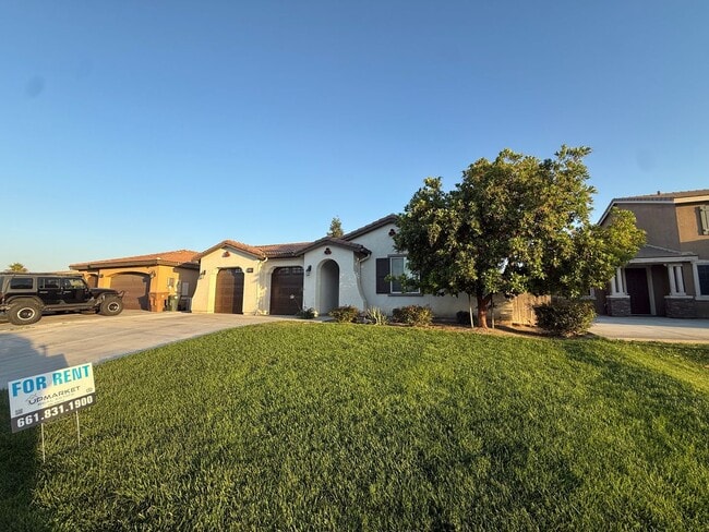 Building Photo - Spacious Upgraded 4 Bedroom Home in Desirable Southwest Bakersfield