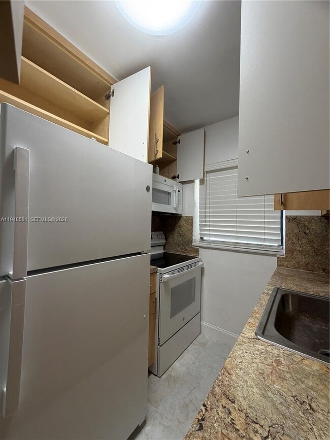 Photo - 3300 SW 28th St Unit 3300