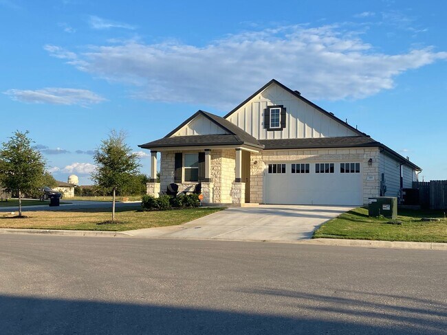 Building Photo - Amazing Floorplan - Coming Soon May 2026