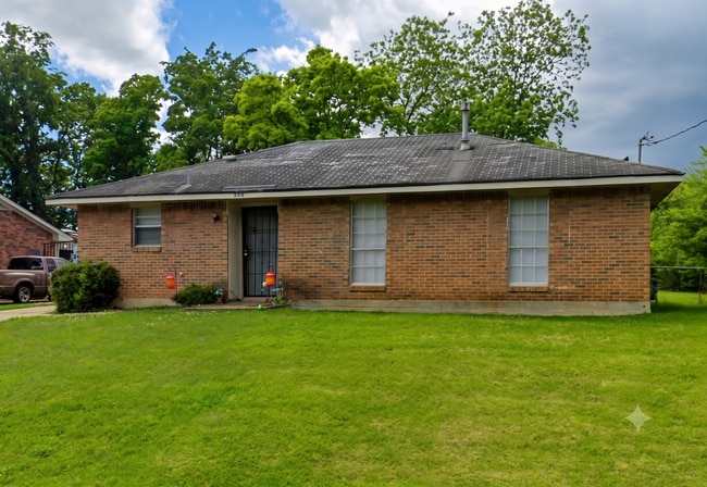 Building Photo - 508 Upton Rd