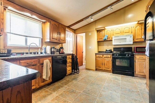Building Photo - 711 13th Ave S Unit 711