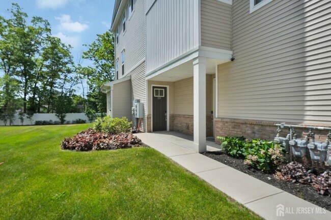 Photo - 228 Park Ln