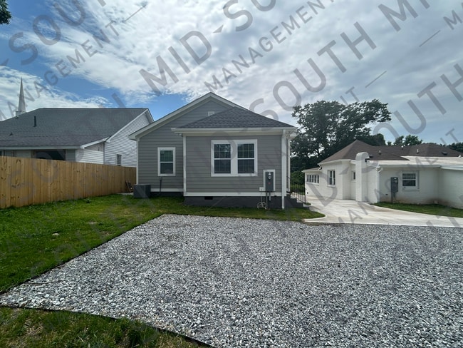 Photo - 325 N Dean St