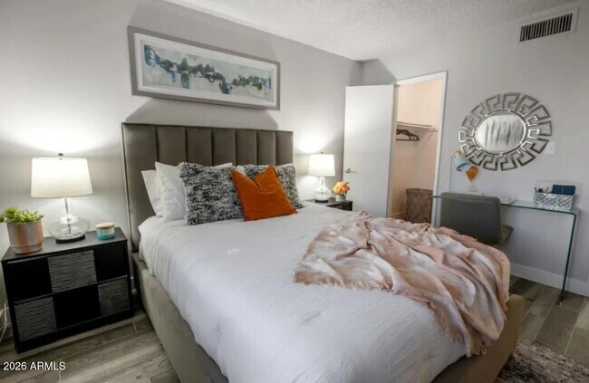 Photo - 2222 W Beardsley Rd Unit 1