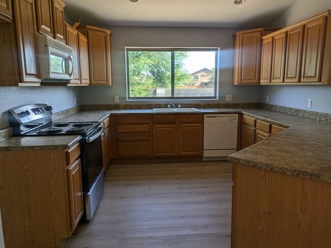 Photo - 1206 W Prior Ave