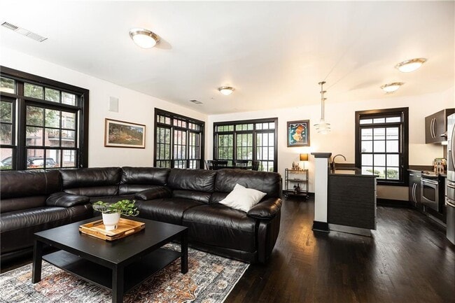 Building Photo - 1300 DeKalb Ave NE Unit 711