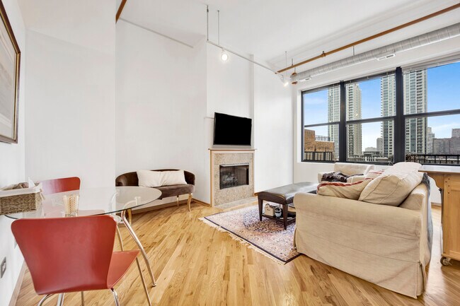 Photo - 226 N Clinton St Unit 723