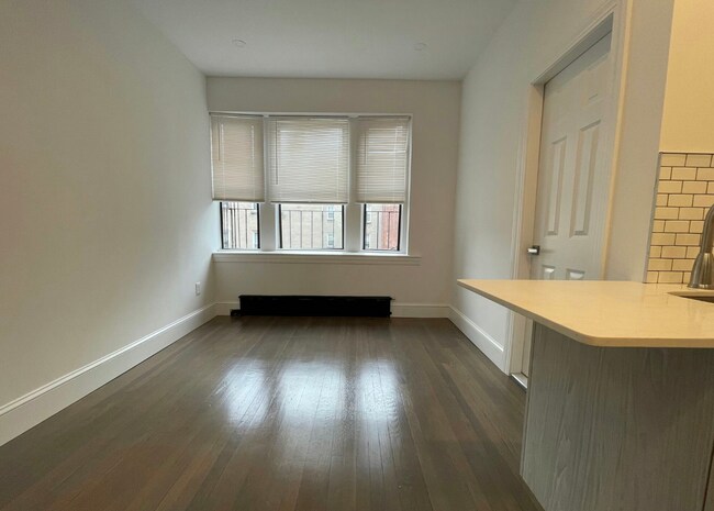 Photo - 11 Queensberry St Condo Unit 19
