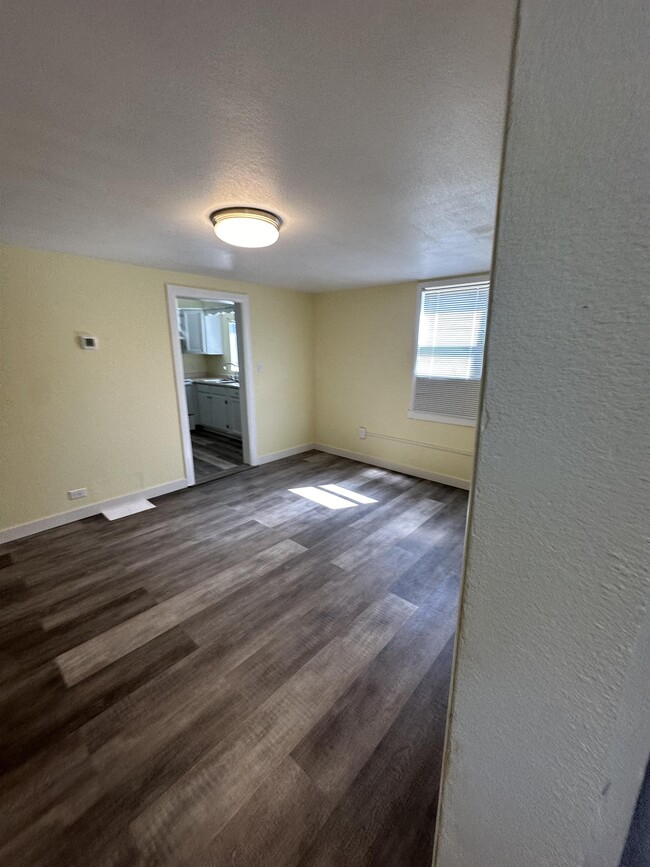 Building Photo - 1107 3rd St Rental