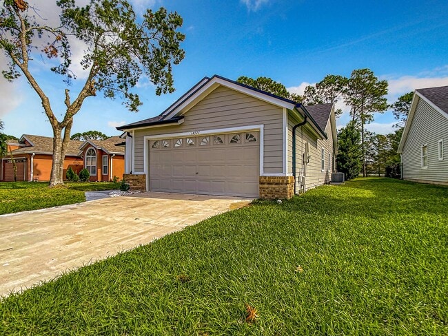 Photo - Beautiful 3 Bedroom, 2 Bath POOL Home with 2-Car Garage in the Heart of Hunters Creek!