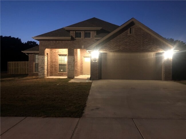 Photo - 448 Fox Cir